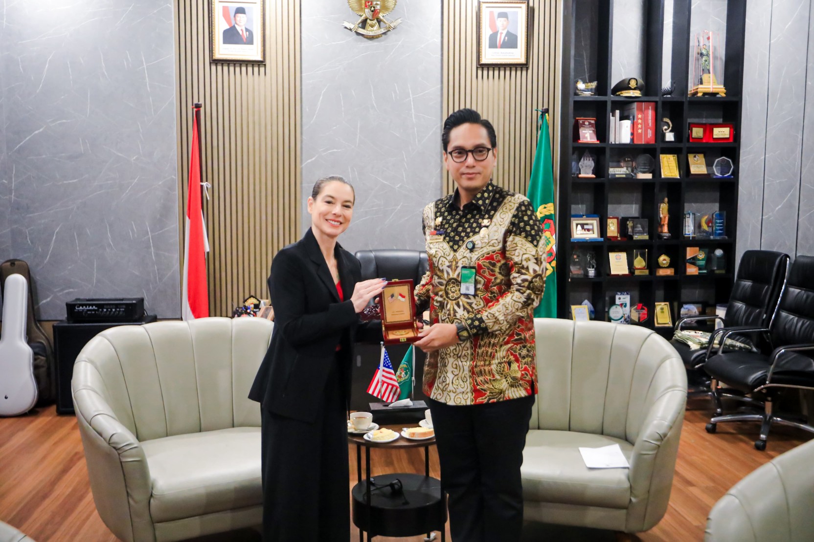 Rico Waas Bahas Peluang Investasi dan Kerjasama Dengan Konsul Amerika Serikat