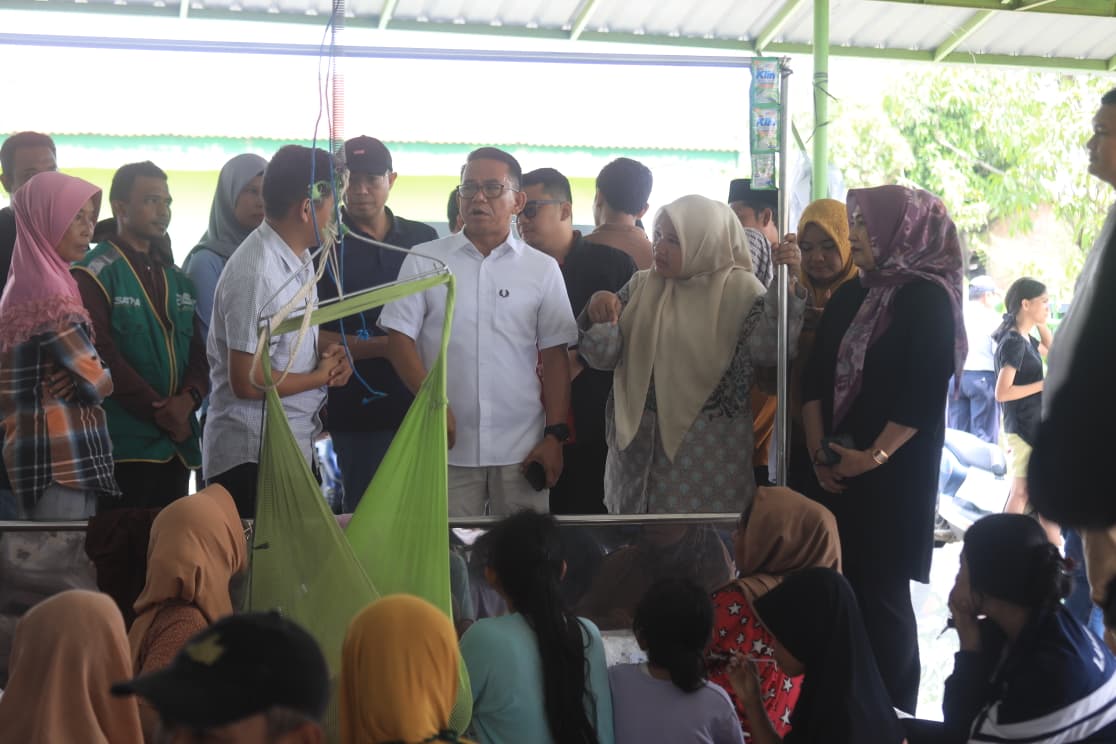 Zakiyuddin Harahap Salurkan Bantuan ke Dapur Umum Warga Korban Banjir di Medan Labuhan