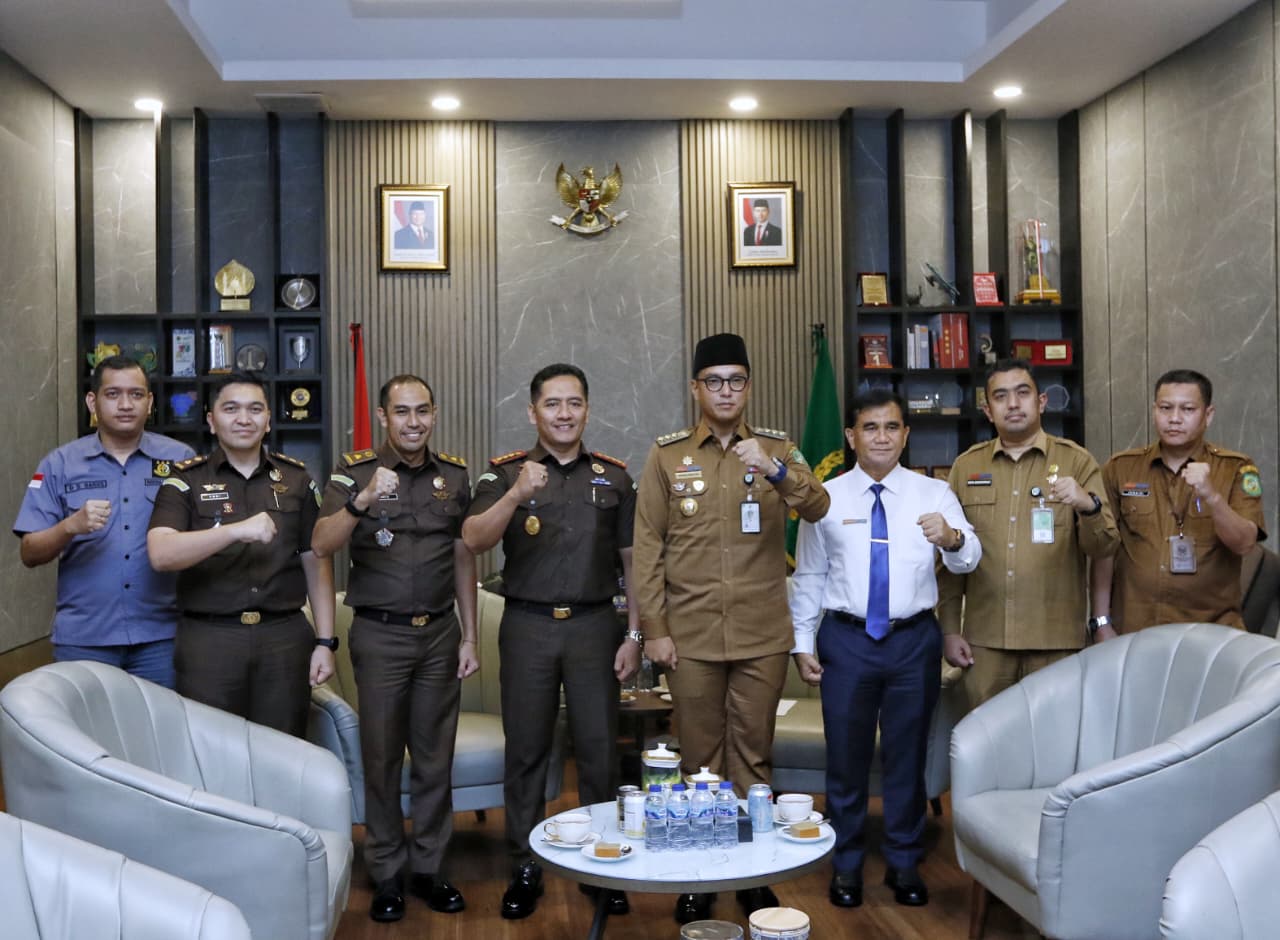 Rico Waas Terima Kunjungan Silaturahmi Kajari Belawan