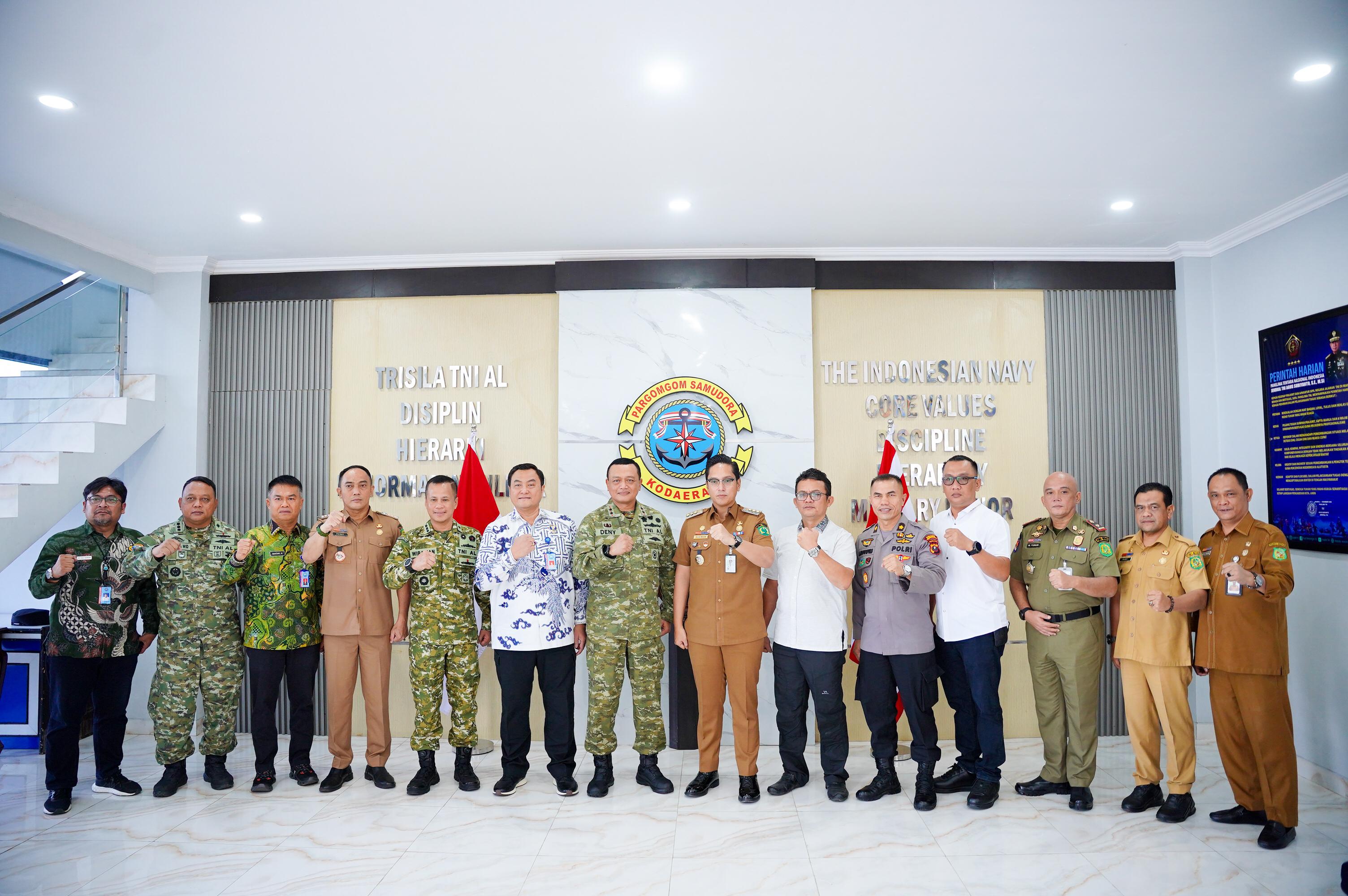 Usai Rapat di Mako Kodaeral, Rico Waas Bersama Aparat Gabungan Sisir Lokasi Diduga Rawan Narkoba di Belawan