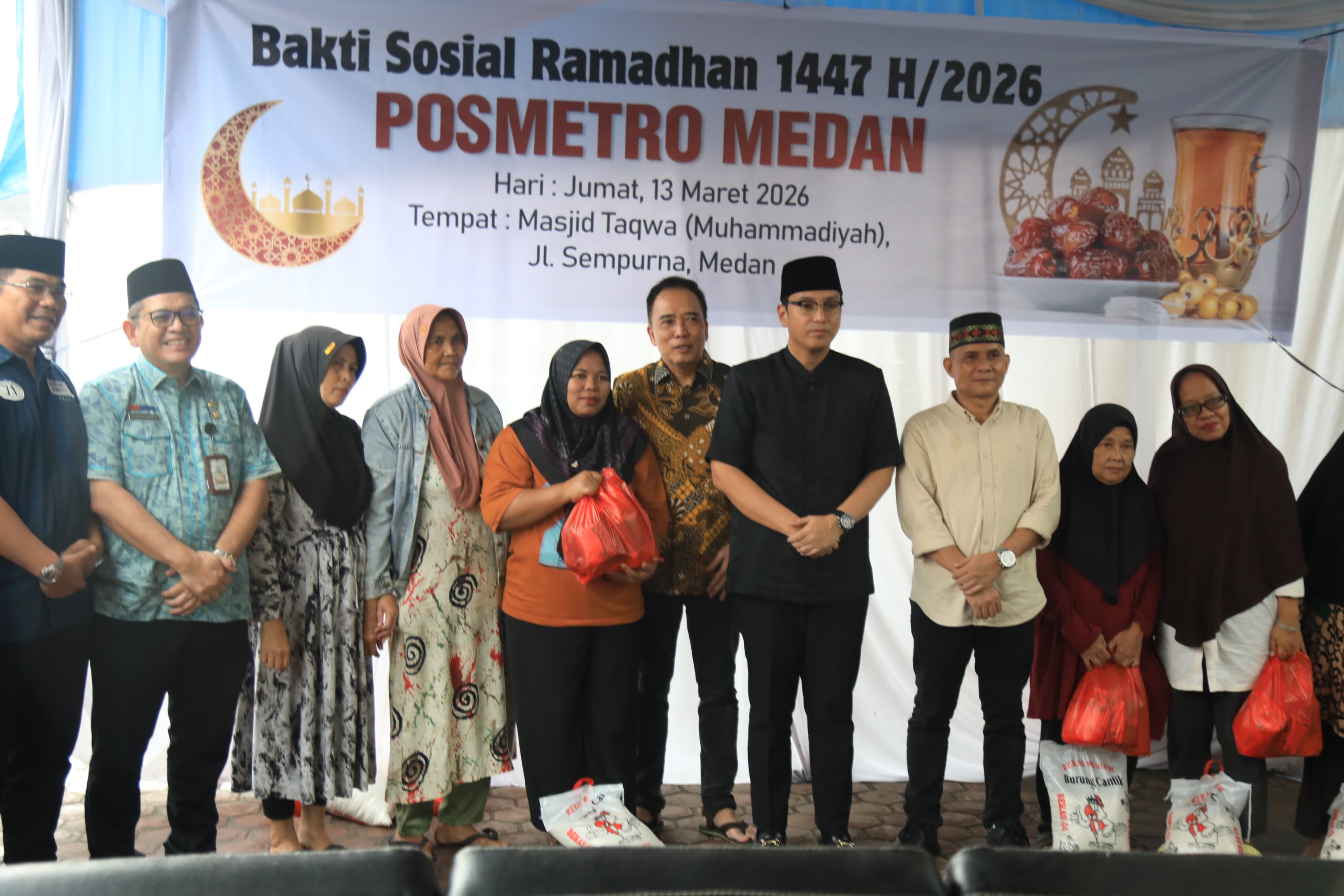 Baksos Posmetro, Rico Waas Tegaskan Pentingnya Kepedulian Sosial dan Perkenalkan PKH Medan Makmur