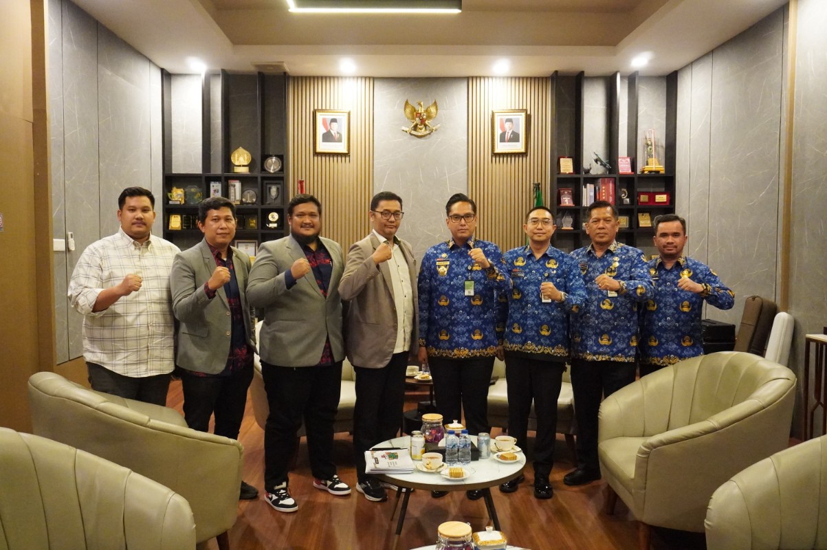 Rico Waas Ajak Ikatan Apoteker Indonesia Berperan Edukasi Tentang Obat Kepada Masyarakat