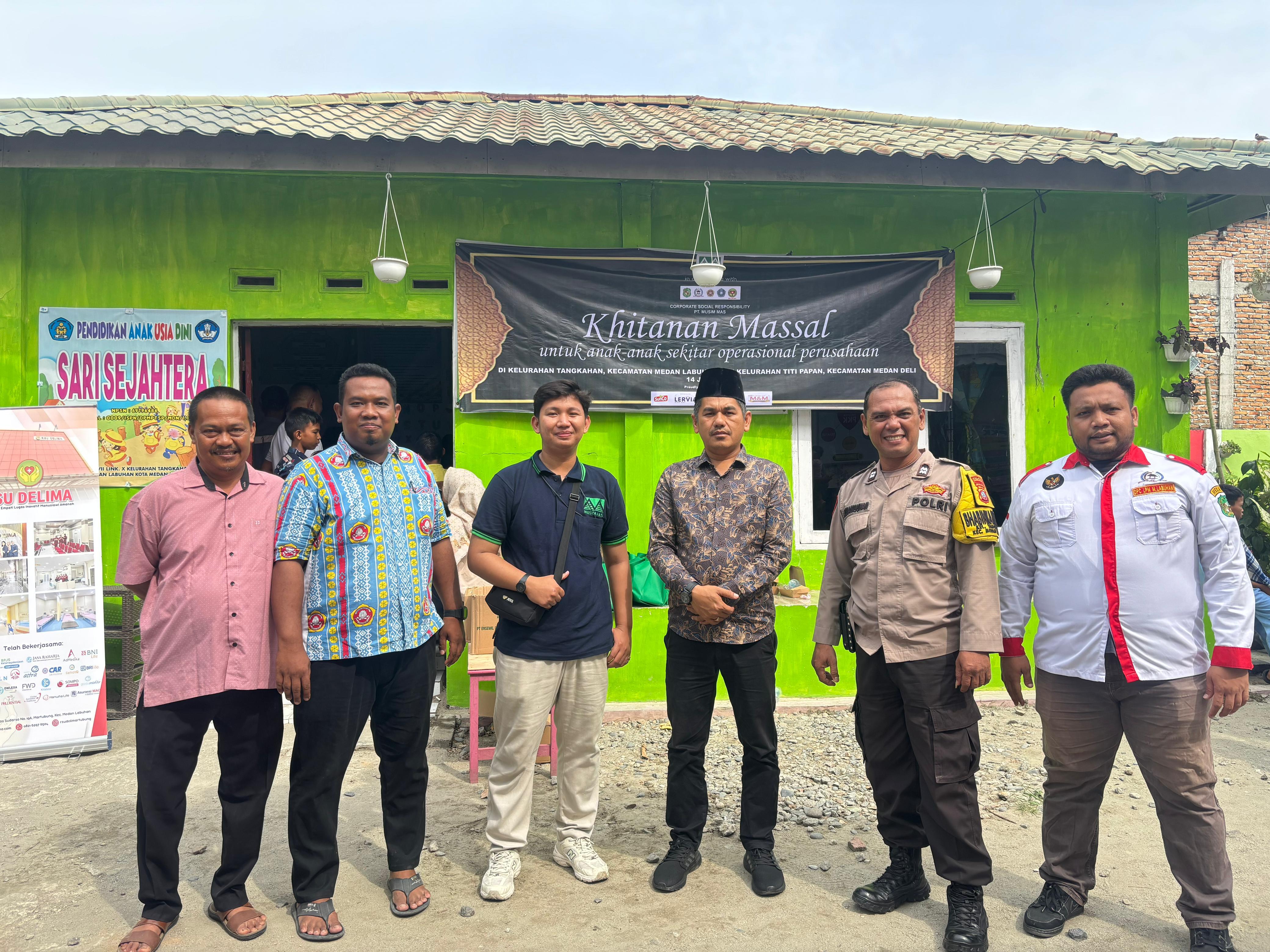 Kegiatan Pelaksanaan Khitanan Massal Oleh PT Musim Mas dan bekerja sama dengan Kel Tangkahan
