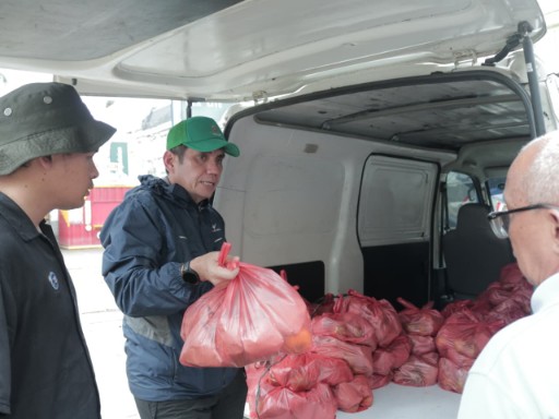 Pemko Medan Salurkan Makanan untuk Korban Banjir di Medan Barat