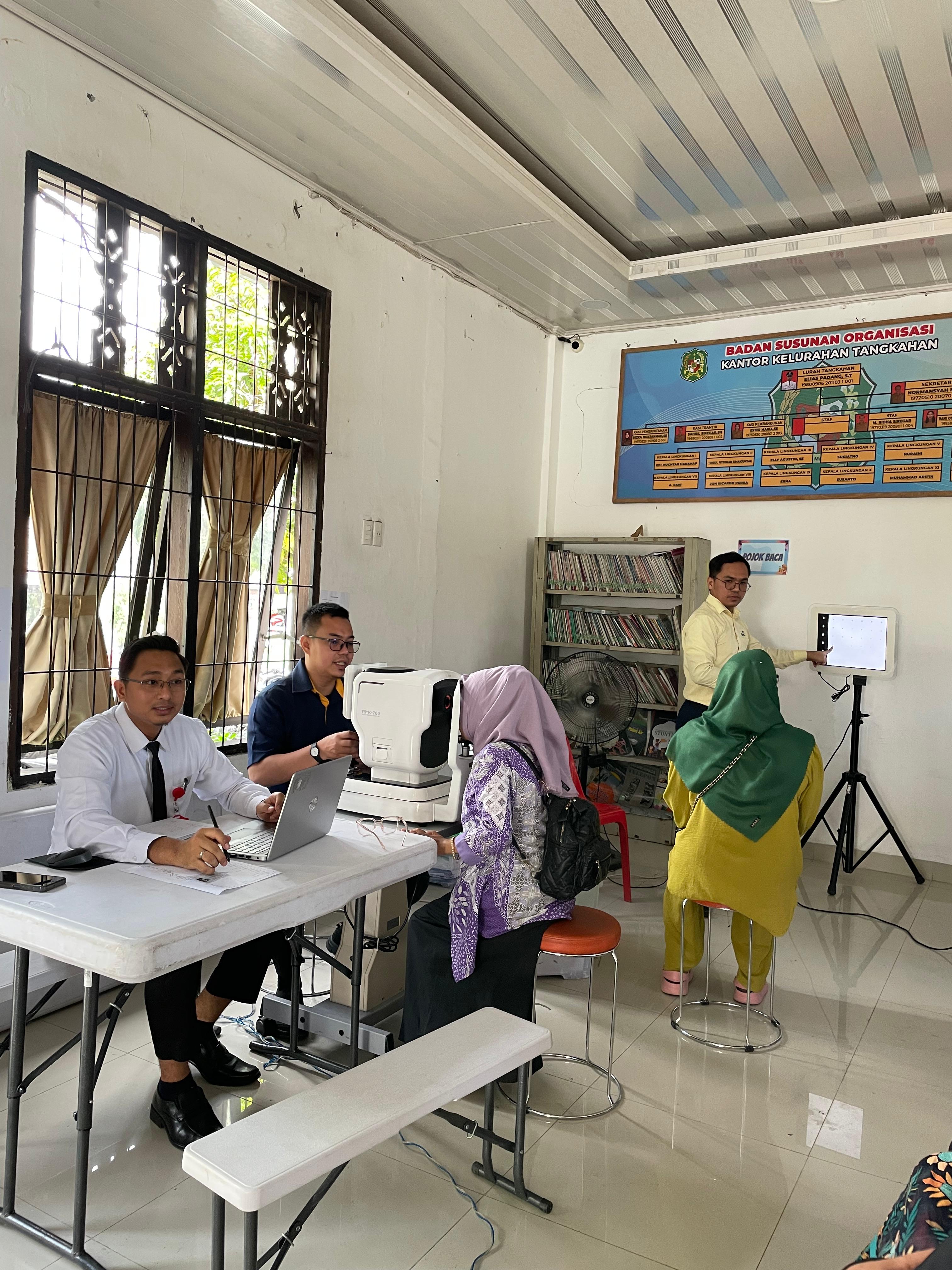 Kegiatan Pemeriksaan Mata Secara Gratis di Kelurahan Tangkahan Kecamatan Medan Labuhan