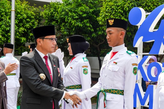 Khidmat dan Penuh Haru, Rico Waas Kukuhkan Paskibraka Kota Medan 2025